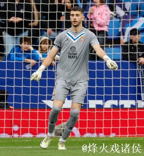 霍安-加西亚因碰撞受伤跛行,但仍能上场 霍安-加西亚因碰撞受伤跛行,但仍能上场