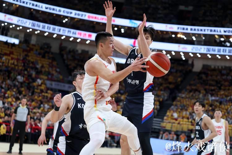 男篮世界杯预选赛:中国队在北京五棵松体育馆对阵韩国队 男篮世界杯预选赛:中国队在北京五棵松体育馆对阵韩国队